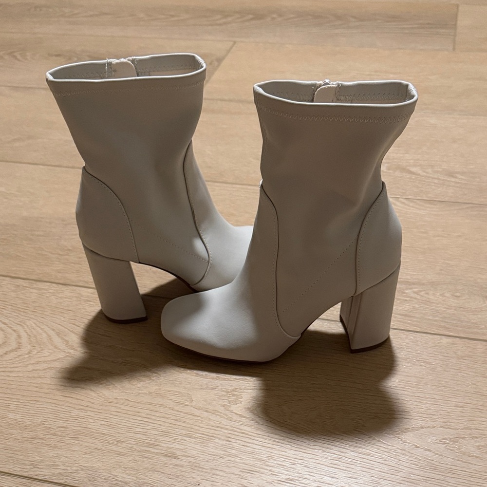 Elegant White Ankle Boots
